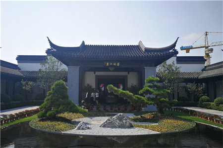 龙都龙城华庭精装修，套四125万