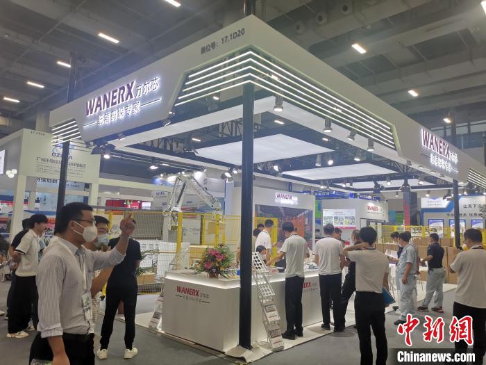2023第14屆中國(廣州)國際物流裝備與技術(shù)展覽會18日在廣交會展館開幕?，F(xiàn)場采購洽談氣氛熱烈?！⊥跞A 攝